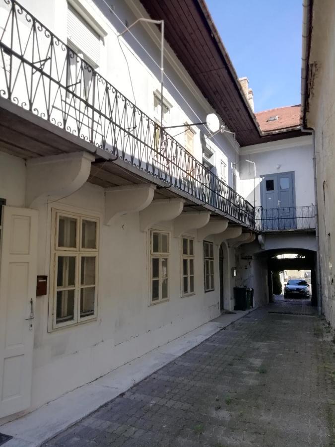 דירות Sátoraljaújhely Via Tokaj Vendeghaz מראה חיצוני תמונה